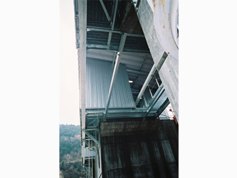 魚切ダムゲート巻き上げ機上屋